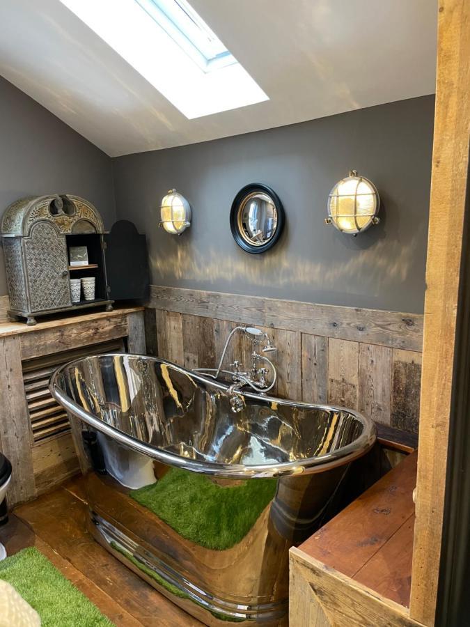 Апартаменты The Cocktail Lounge At Cheshire Boutique Bathhouse Нантвич Экстерьер фото